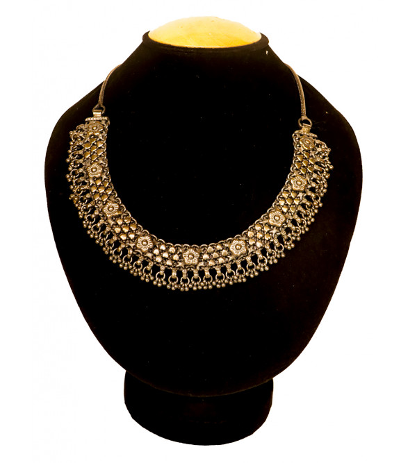 Silver Nacklace ( Note:- Packing & Shipping Charges will be Extra as per actual.)