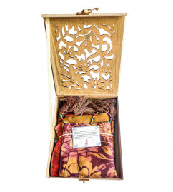 Silk Stole – Pochampally Patchwork (With Wooden Gift Box With Assorted Colour & Design) 