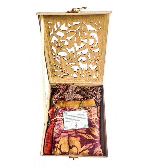 Silk Stole – Pochampally Patchwork (With Wooden Gift Box With Assorted Colour & Design) 