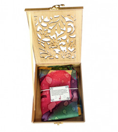 Silk Stole – Pochampally Patchwork (With Wooden Gift Box With Assorted Colours & Design)