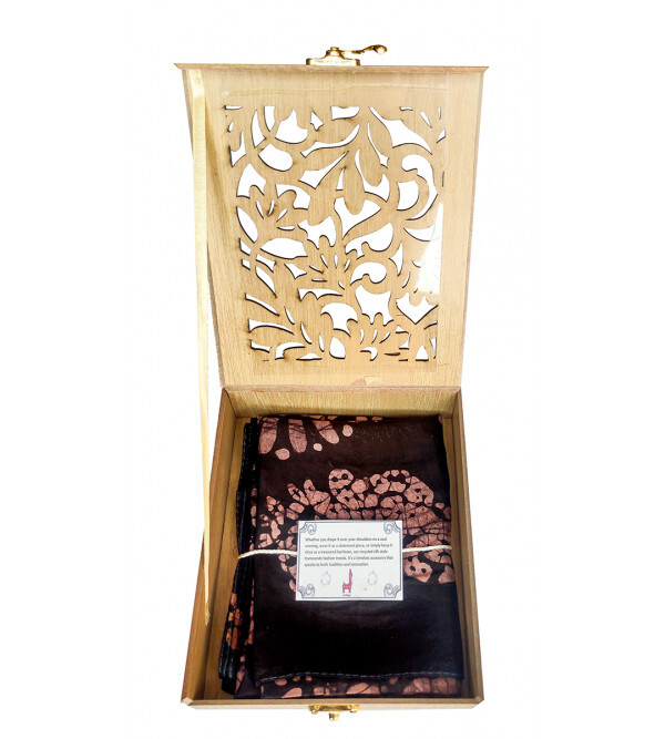 Silk Stole – Pochampally Patchwork (With Wooden Gift Box With Assorted Coour & Design)