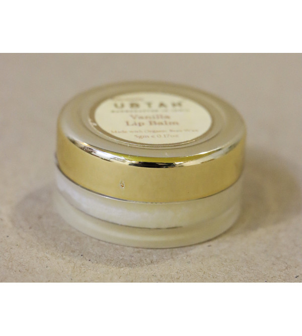 Vanilla Lip Balm ( Made With Organic Bees Wax )