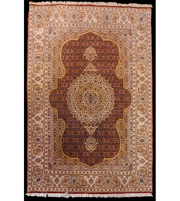 Bhadohi  Woolen Hand Knotted carpet Size 6.8 ft. x8.10 ft.