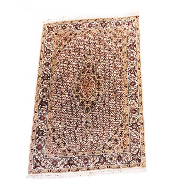 Bhadohi  Woolen Hand Knotted carpet Size 6.2 ft. x4.1 ft.