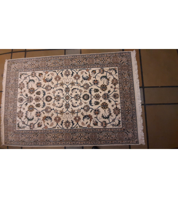Bhadohi  Woolen Hand Knotted carpet Size 5.10 ft. x3.11 ft.